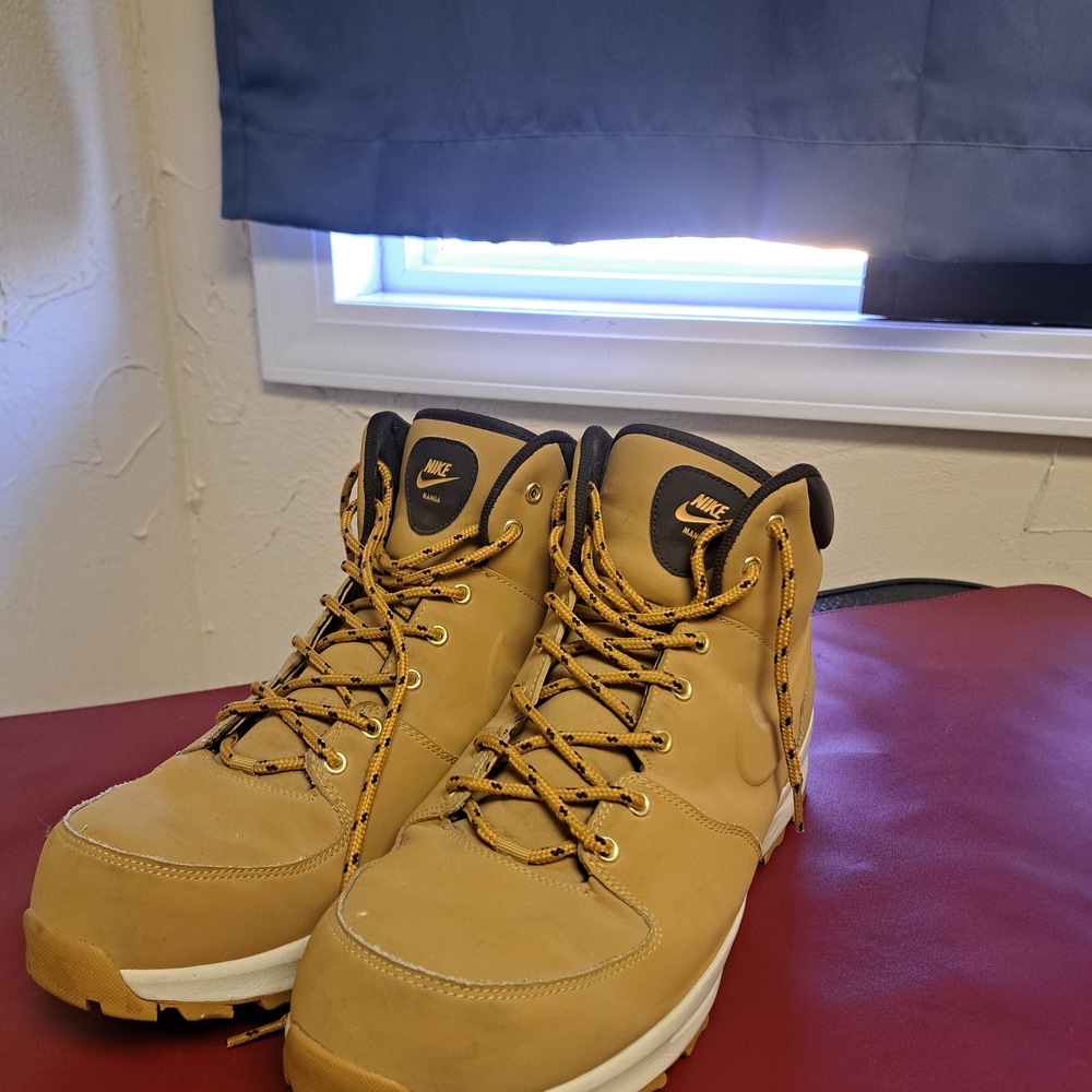Nike Tan Men's Boots
